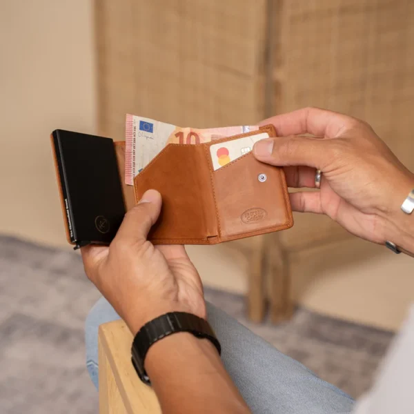 the-chesterfield-brand-wallet-C08.0383-1 the-chesterfield-brand-wallet-C08.0383-1