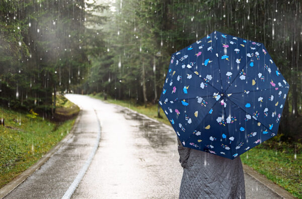 metaxa-leathers-blue_umbrella_lifestyle