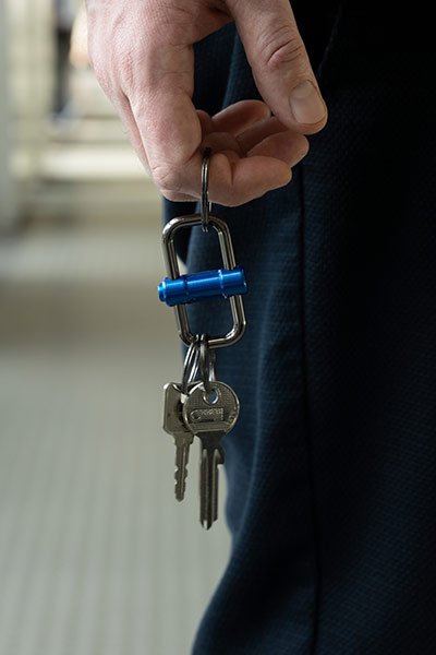 troika-keychain-2-way-key-KR22-09-BL-6 troika-keychain-2-way-key-KR22-09-BL-6